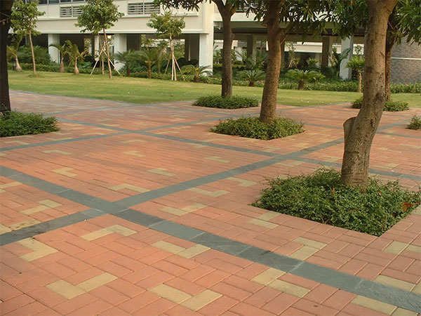 透水磚：城市生態(tài)建設(shè)的綠色使者